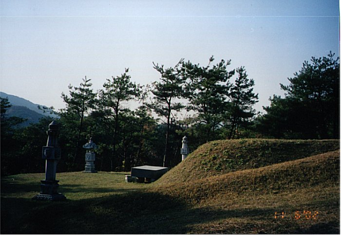 4세조 지녹연(智祿延) 묘소 :충북 괴산군 청천면 사기막리에서 이장(02.11. 6)